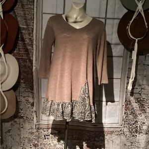 Paisley Vine BOHO Boutique Paisley Hem Top Sz Medium